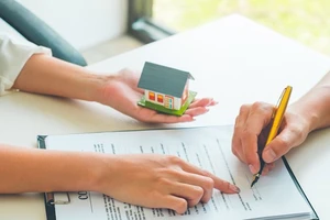 Cảnh báo về hợp đồng 'lạ' mua bán căn hộ