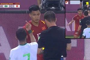FIFA trừng phạt rất nặng “ngón tay thối”