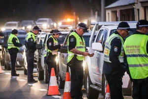 Chuyện di chuyển của người dân mùa dịch ở các nước