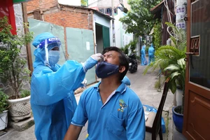 TP.HCM đề nghị cấp mã số cho 150.000 ca test nhanh dương tính