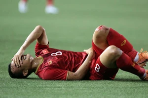 Thầy Park rất lo khi thiếu ‘hòn đá tảng’ Trọng Hoàng