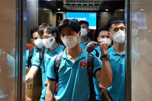 Buổi tập đầu trên đất UAE