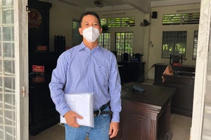 Kiện đội trưởng quản lý thị trường vì giữ hàng hóa lâu