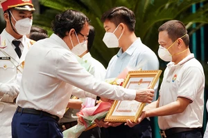 'Hình ảnh cao đẹp của chiến sĩ tuyến đầu còn mãi trong lòng dân'