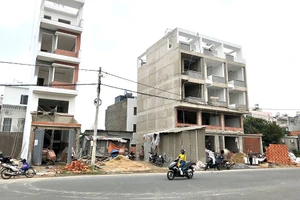 Nhà, đất vùng ven tìm cách “tháo chốt” hút khách