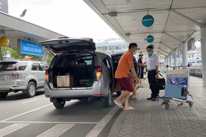 Đề xuất doanh nghiệp được tự dán phù hiệu, biển hiệu ô tô