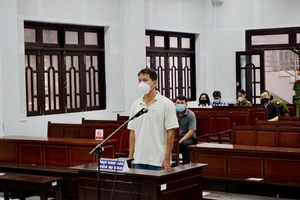 Vụ đòi bồi thường oan bị khởi tố tiếp: Tòa vẫn tuyên 2 bị cáo có tội 