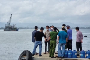 Xin đừng trút giận lên con trẻ!