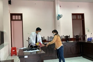 Tòa nghị án kéo dài kỳ án 'cướp xuyên không'