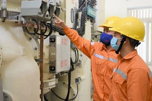 Tìm năng lượng tái tạo khắc phục nguy cơ thiếu điện