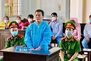 Lời ngụy biện của bị cáo tưới xăng đốt vợ vì ghen