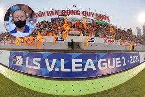 Khách VIP ở sân Quy Nhơn