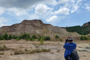 Đà Nẵng: Núi đồi trơ trụi vì chậm hoàn thổ mỏ khoáng sản