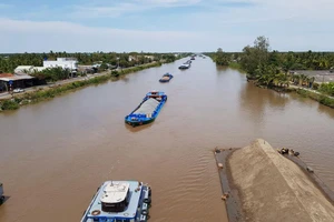 Đánh thức tiềm năng 28.000 km thủy lộ miền Tây