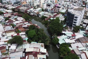 TP.HCM cắm mốc hành lang bảo vệ sông suối, kênh rạch