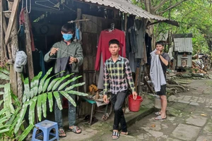 3 anh em hơn 20 tuổi mong có CCCD