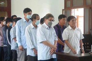 Cựu chủ tịch huyện cố ý làm trái quy định lãnh 7 năm tù