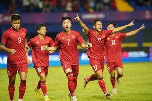 U-22 Việt Nam vào bán kết sau chiến thắng nhọc nhằn