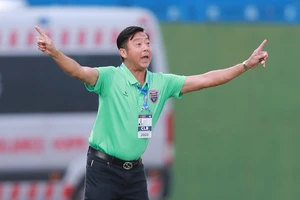 HLV Huỳnh Đức khó “thọ” ở B. Bình Dương