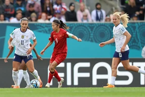 Huỳnh Như và đồng đội muốn ghi bàn vào lưới Bồ Đào Nha