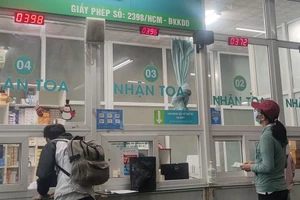 Đang đi công tác mà bị bệnh, có được sử dụng BHYT?