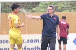 Cạnh tranh lớn ở đội U-23 Việt Nam dưới mắt HLV Troussier