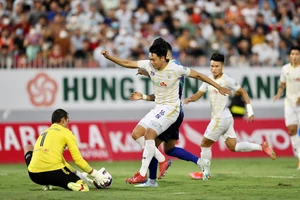 Mùa giải đặc biệt của nhiều đội lo trụ hạng