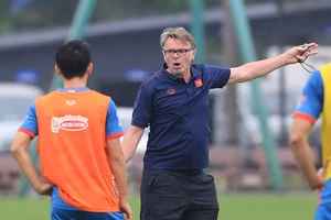 Khi ông Troussier loại từ Công Phượng đến Hoàng Đức…