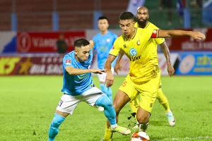 Khánh Hòa túng quẫn và đại chiến ở Thiên Trường