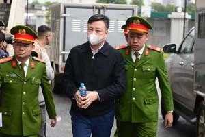 Đại án Việt Á: Những lần đưa nhận hối lộ hàng chục tỉ đồng