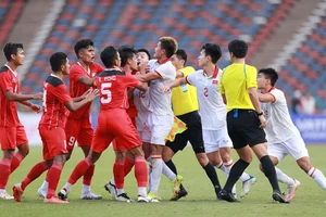 2 đội Việt Nam và Indonesia lại 1 mất 1 còn