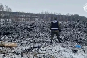 Máy bay Nga chở tù binh Ukraine rơi: Moscow, Kiev liên tục lời qua tiếng lại