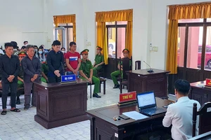 4 người vi phạm khai thác hải sản lãnh án