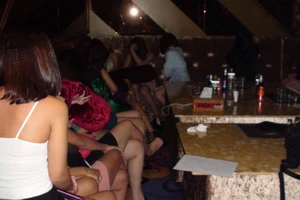 Nhà hàng cho khách hút shisha trái phép