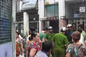 Cuồng ghen, thanh niên đổ xăng đốt bạn gái