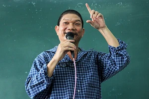 “Túy họa giang hồ” Trần Đạt: Hơn 15 năm đi rong, vẽ tặng