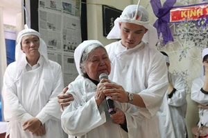 Vợ GS Lý Chánh Trung: 'Tôi làm hết bổn phận rồi sẽ theo ông'