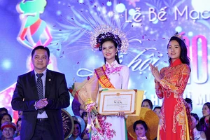 Trần Thị Thủy đăng quang Hội thi duyên dáng áo dài TP.HCM lần 3