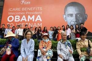 Người Sài Gòn đổ xô đi 'xem mặt' Tổng thống Obama
