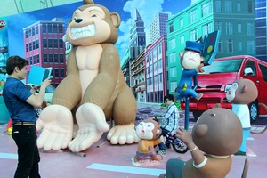 Lộ diện 101 chú khỉ trong khu vui chơi Hollywood tại TP.HCM