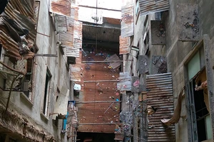 Cận cảnh chung cư 727 chờ sập giữa trung tâm TP.HCM