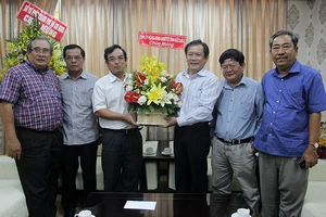 Tỉnh ủy Bạc Liêu thăm và chúc mừng báo Pháp Luật TP.HCM