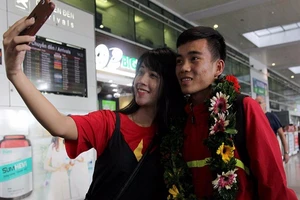 U-19 Việt Nam về nước trong niềm hân hoan