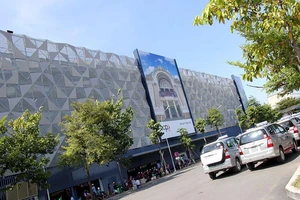 Cận cảnh nhà xe '5 sao' ở sân bay Tân Sơn Nhất