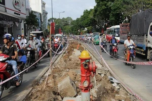 TP.HCM: Lô cốt bủa vây đường phố dịp cuối năm