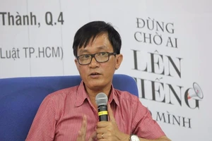 Ra mắt sách 'Đừng chờ ai lên tiếng hộ mình'