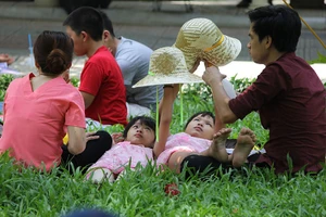 Cả nhà “rồng rắn” đi chơi Quốc tế thiếu nhi