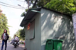 Tháo dỡ nhiều chốt dân phòng chiếm vỉa hè 