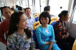 Người Sài Gòn hào hứng đi buýt sông miễn phí