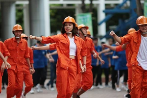 Clip Flashmob hút 4 triệu lượt chia sẻ của ĐH Xây Dựng